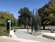 Photo du monument «Notre Place» à Queen's Park, Toronto